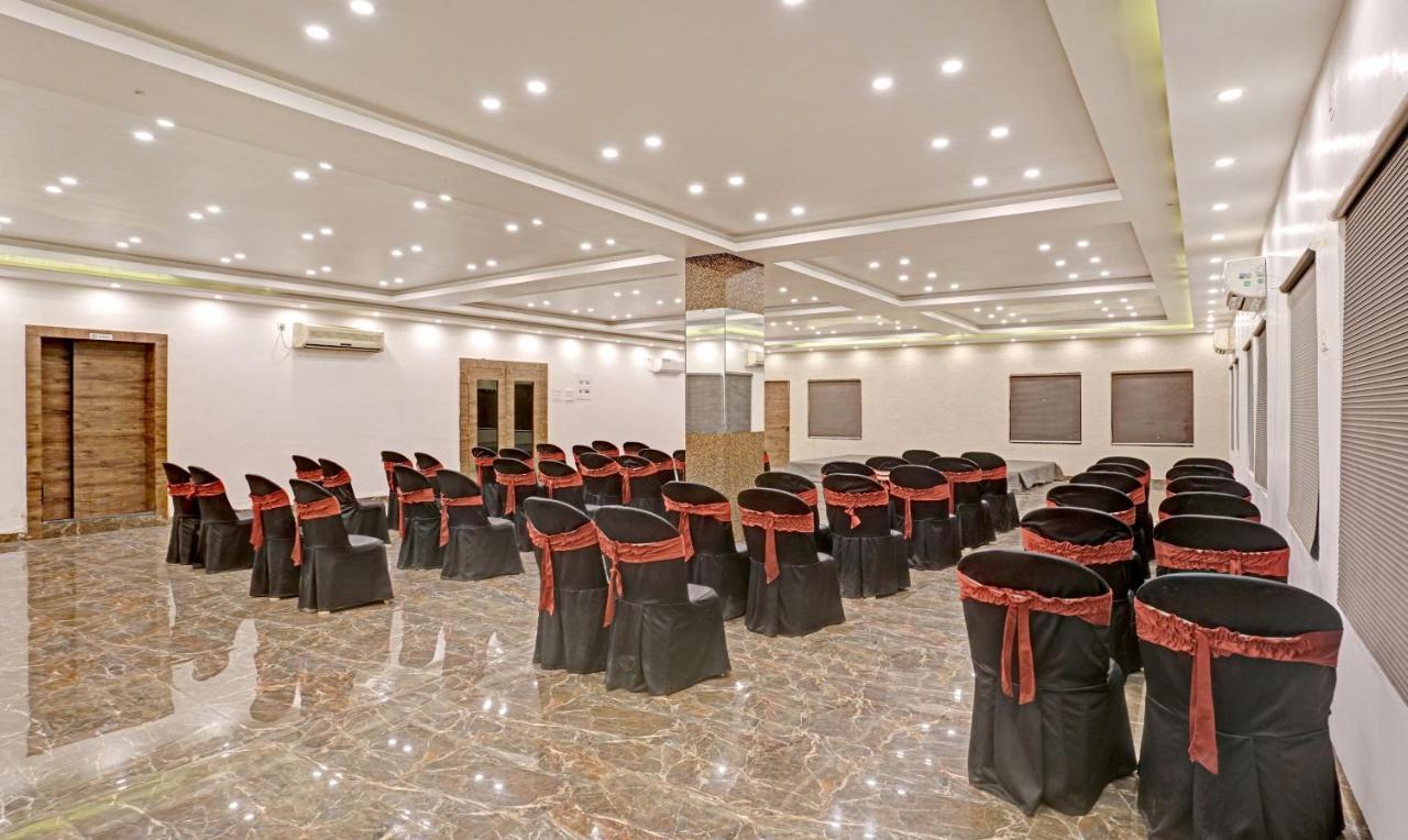 Treebo Varsha Palace Aurangabad  Exterior foto