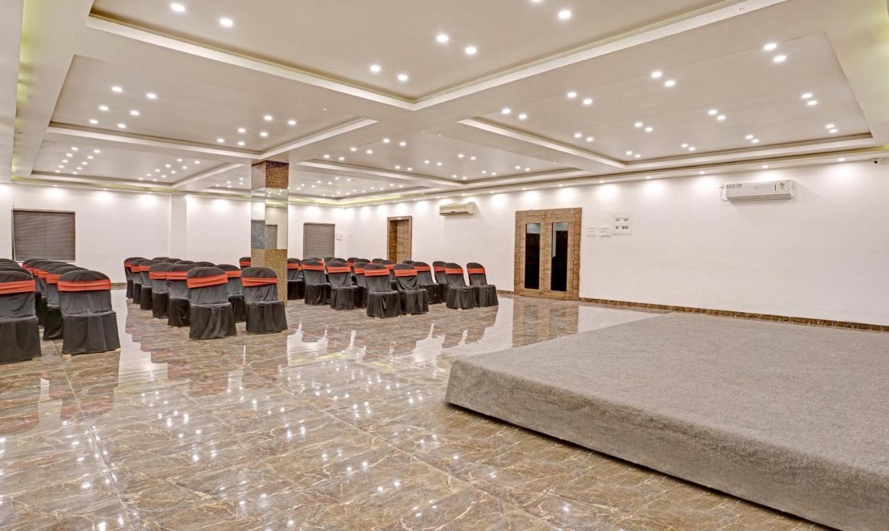 Treebo Varsha Palace Aurangabad  Exterior foto